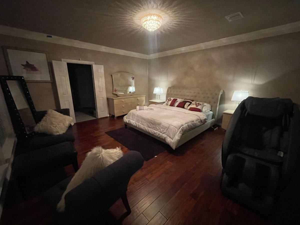 Villa Afra With Huge Garden Houston, Texas *