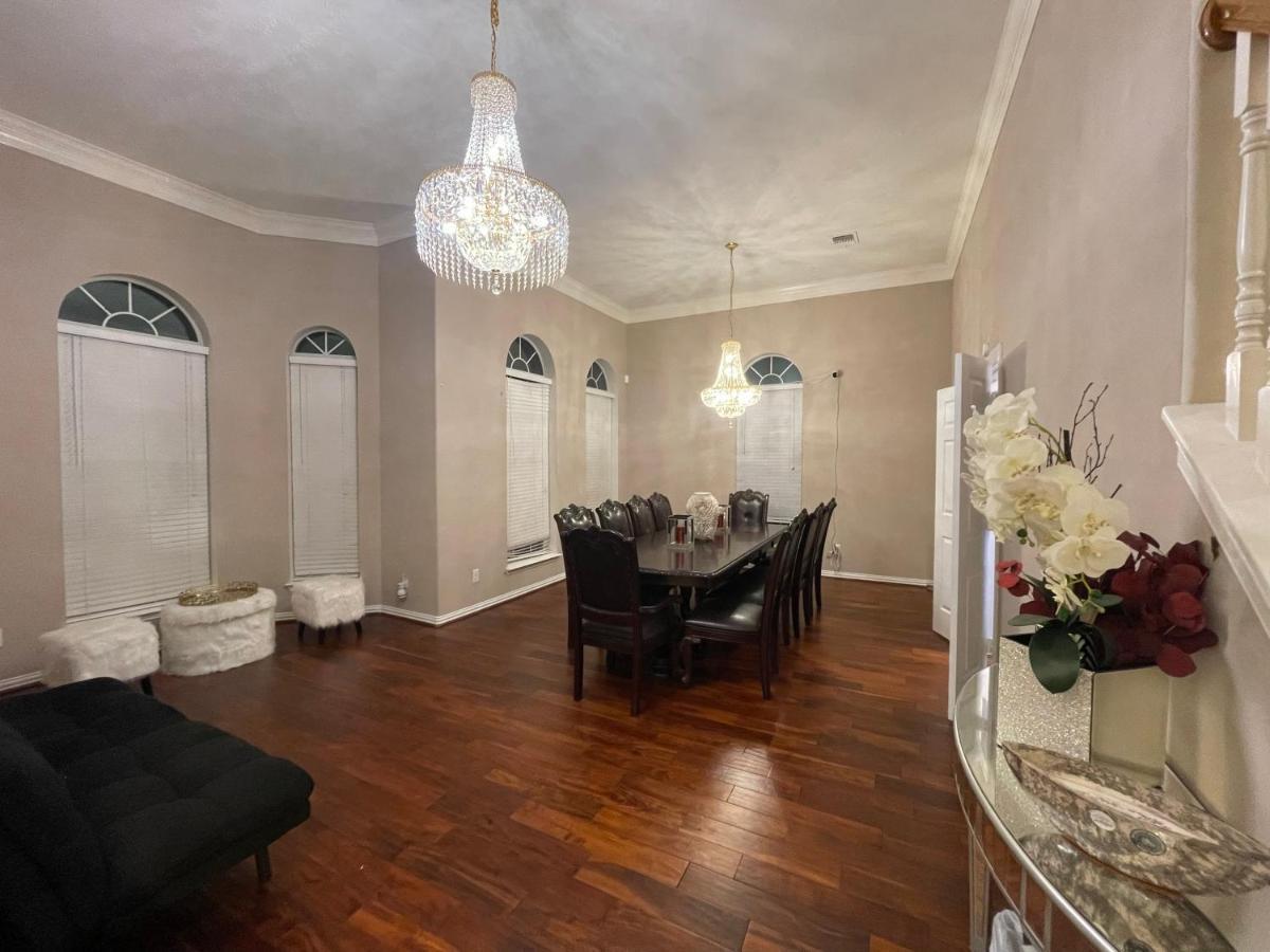 Villa Afra With Huge Garden Houston, Texas *