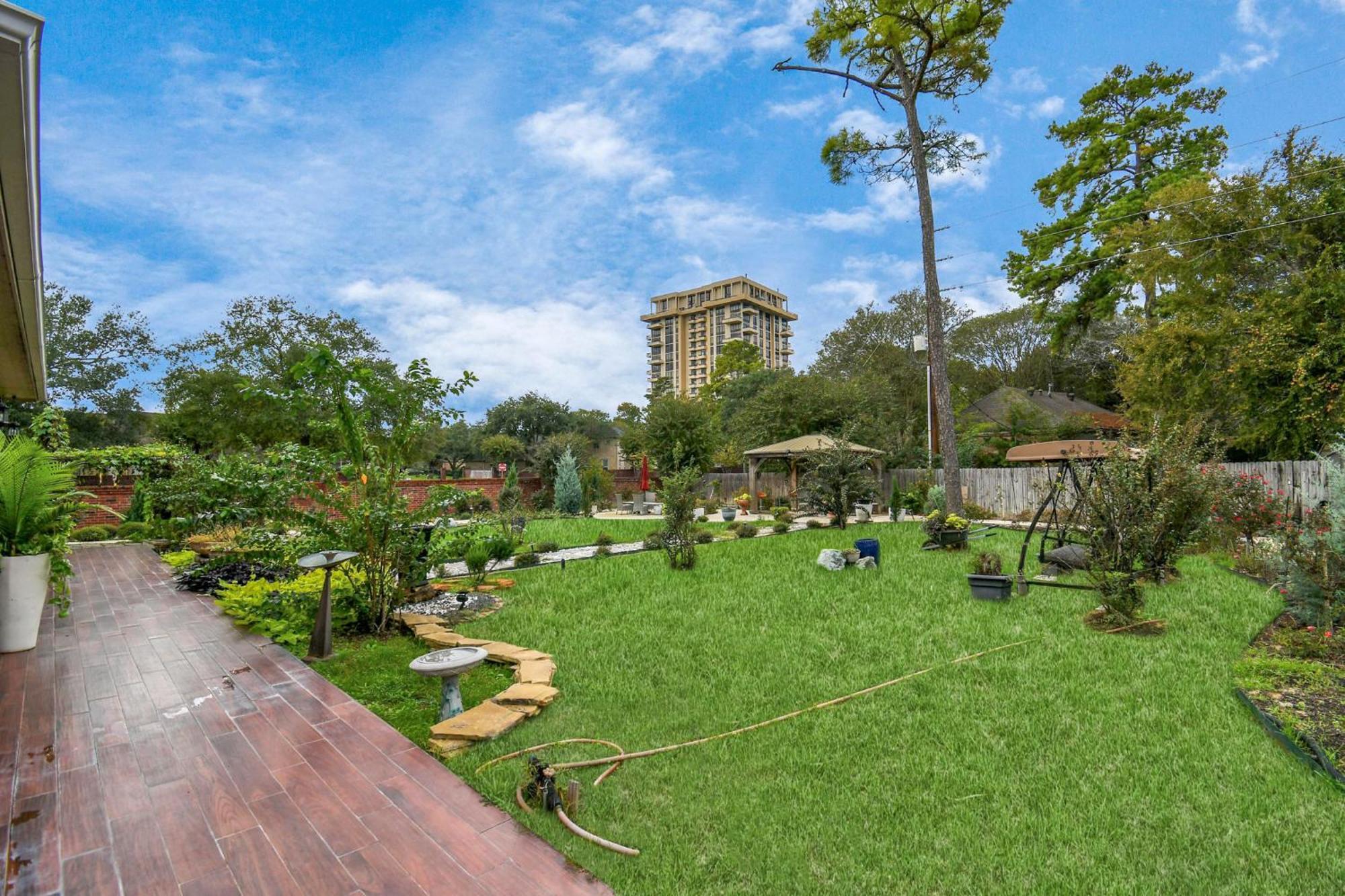 Afra With Huge Garden Houston, Texas Houston