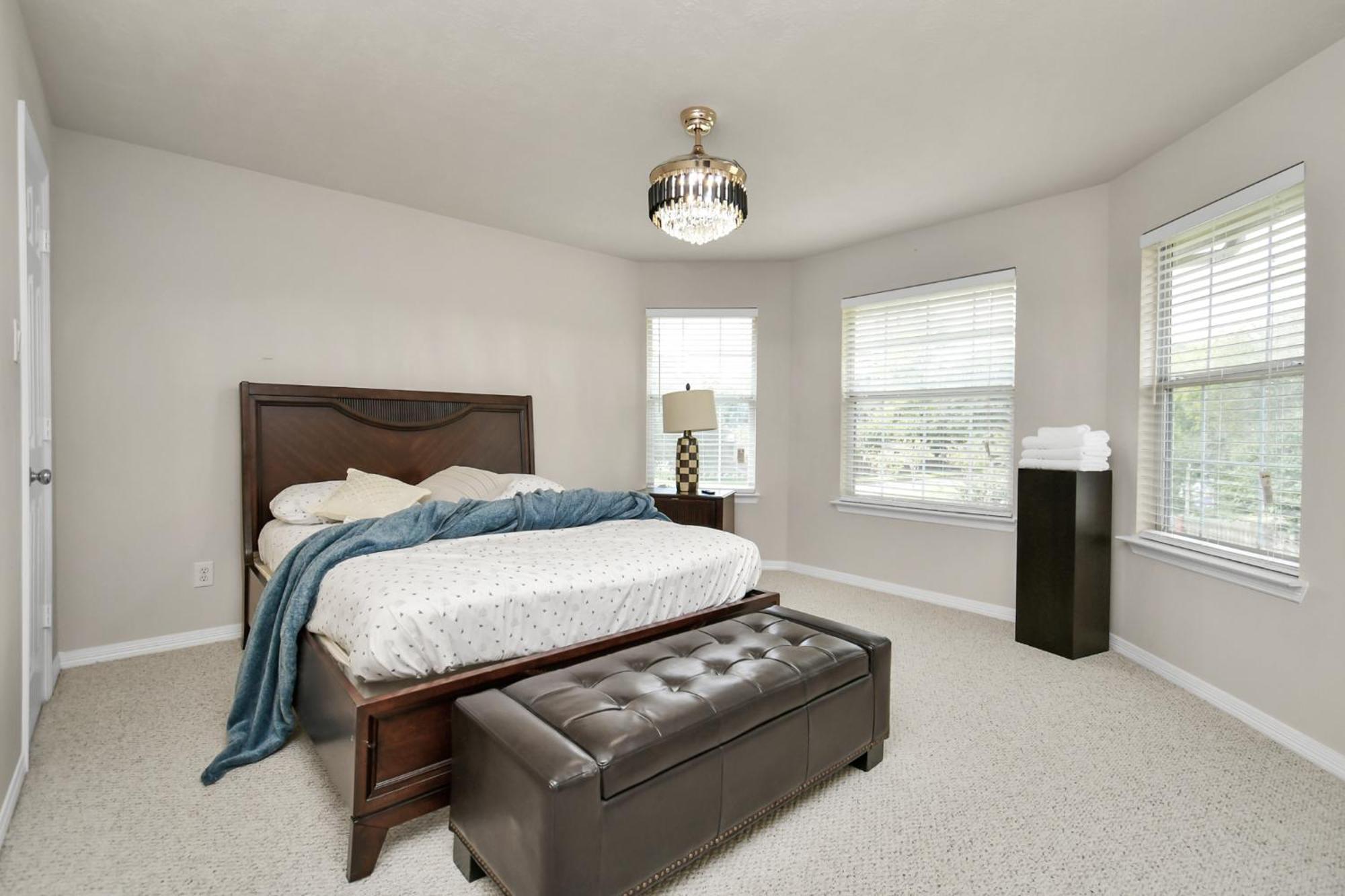 Afra With Huge Garden Houston, Texas Villa *